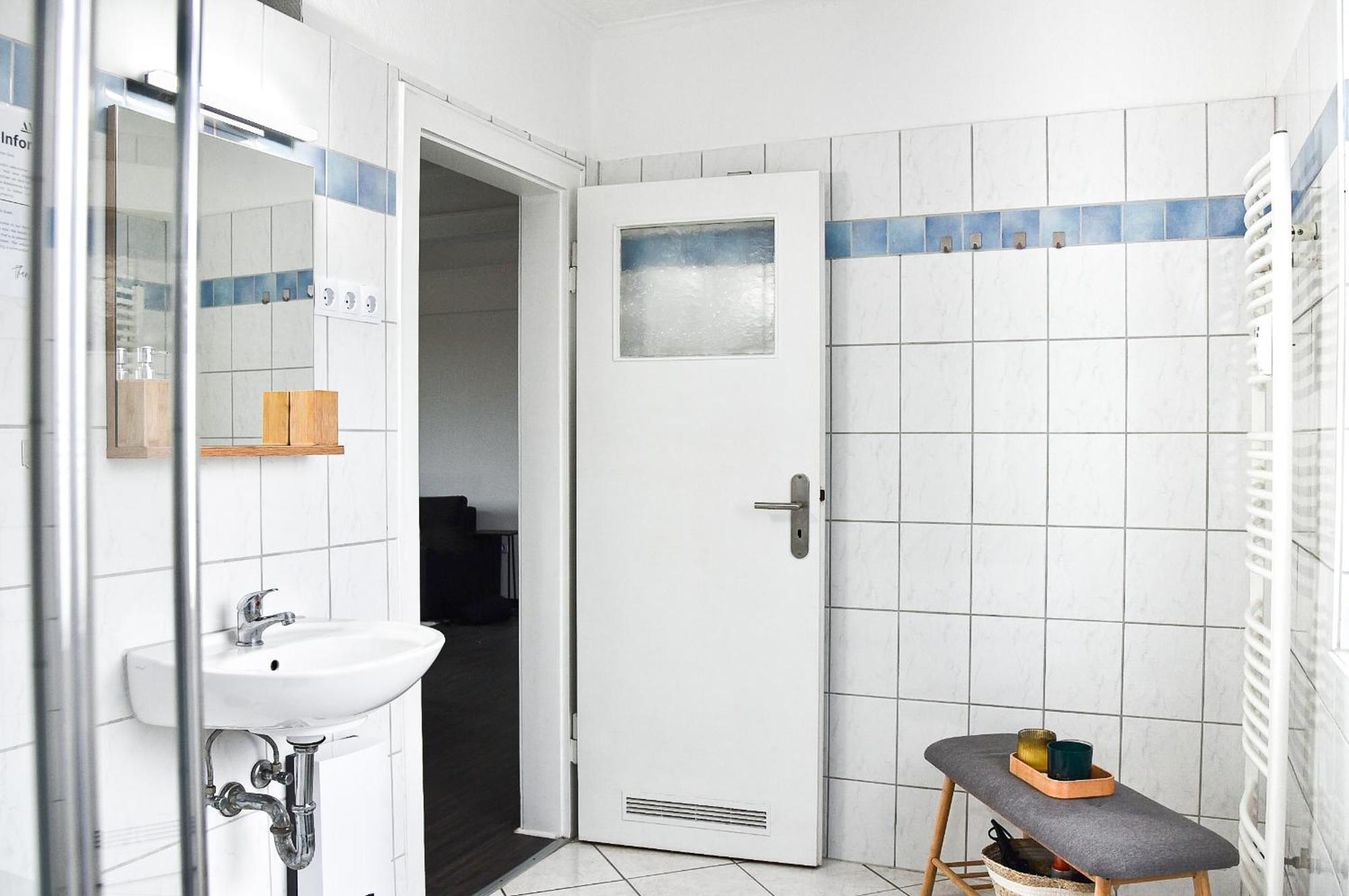 Deluxe! Hbf-Naehe Mit Kingsize-Bett, 65 M2 Apartment Duisburg Luaran gambar